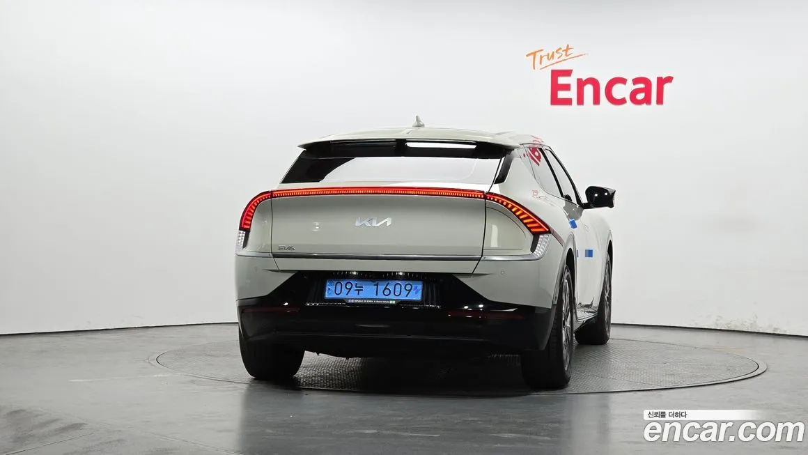 Kia EV6 2023 из KR, фото 4