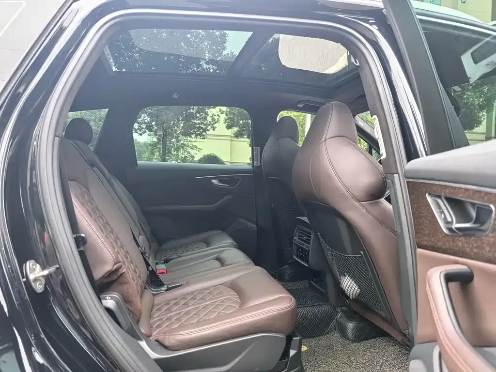 Audi Q7 2022 из CN, фото 4