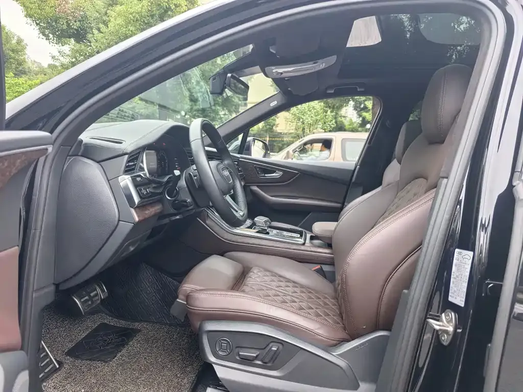 Audi Q7 2022 из CN, фото 6