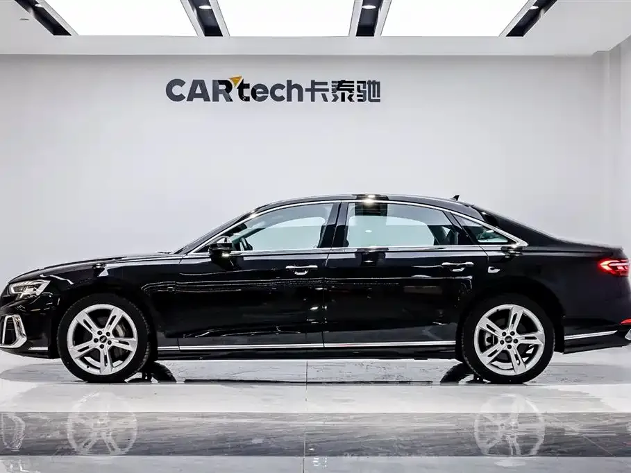 Audi A8 2022 из CN, фото 5