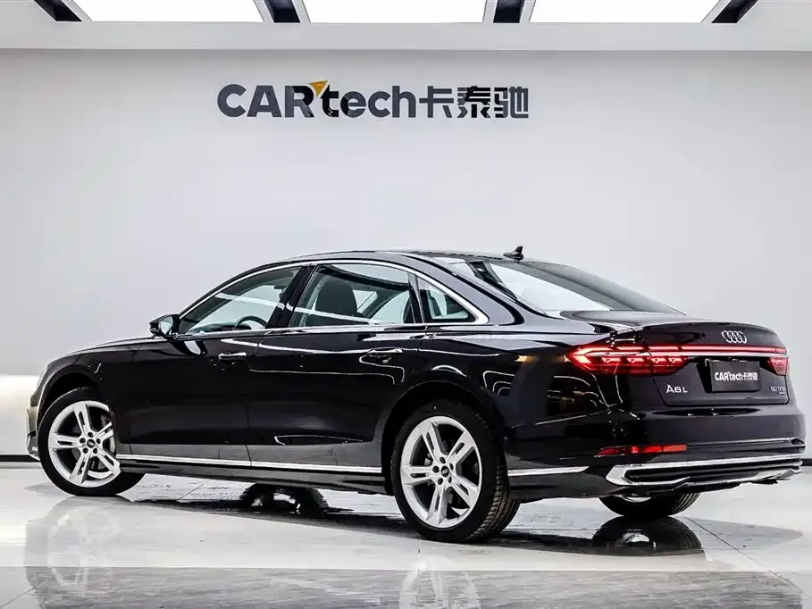 Audi A8 2022 из CN, фото 4