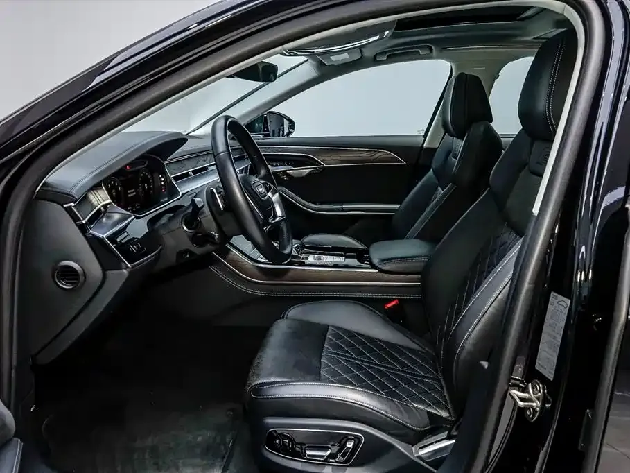 Audi A8 2022 из CN, фото 10