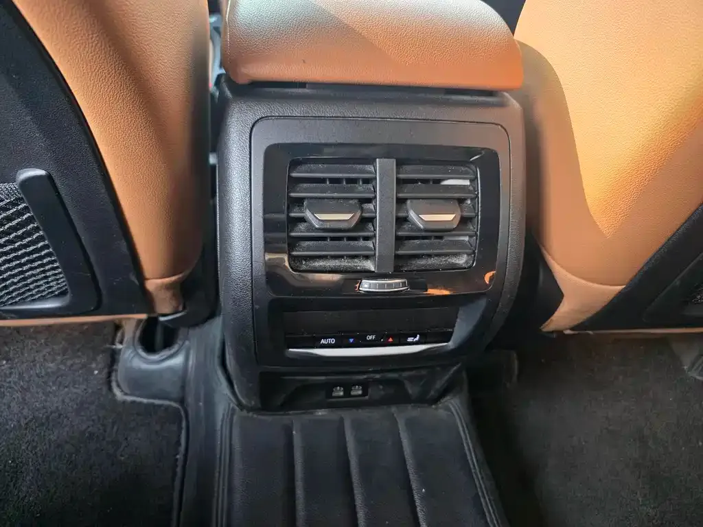 BMW X4 2024 из CN, фото 8