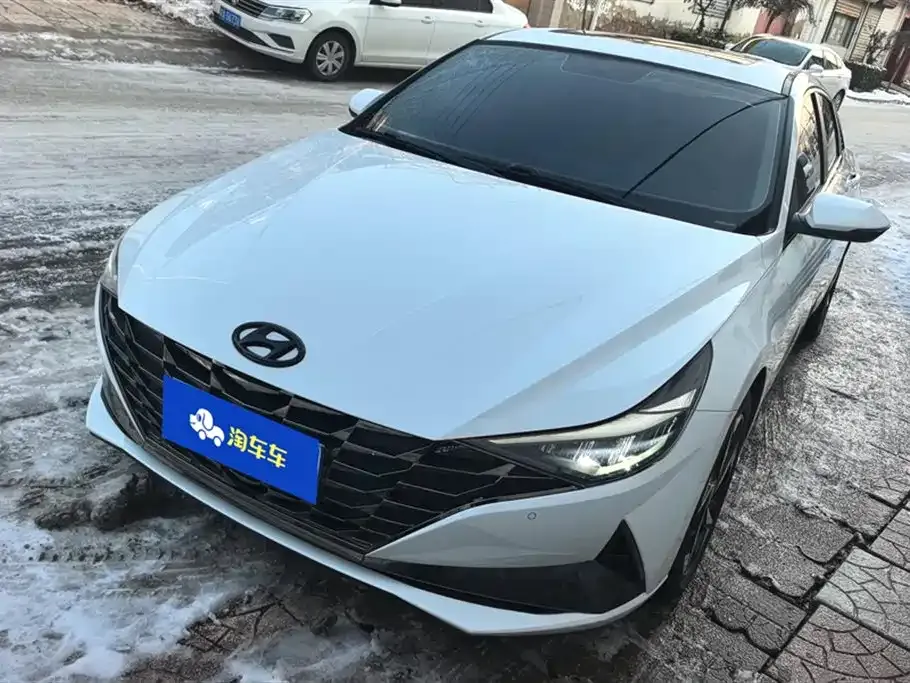 Hyundai Elantra 2023 из CN, фото 1