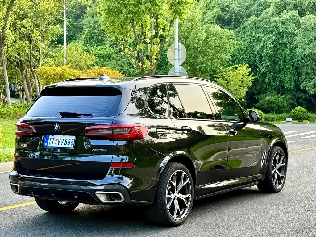 BMW X5 — фото 10