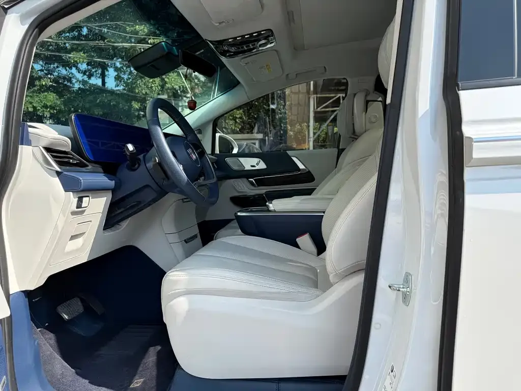 Buick Century 2023 из CN, фото 9