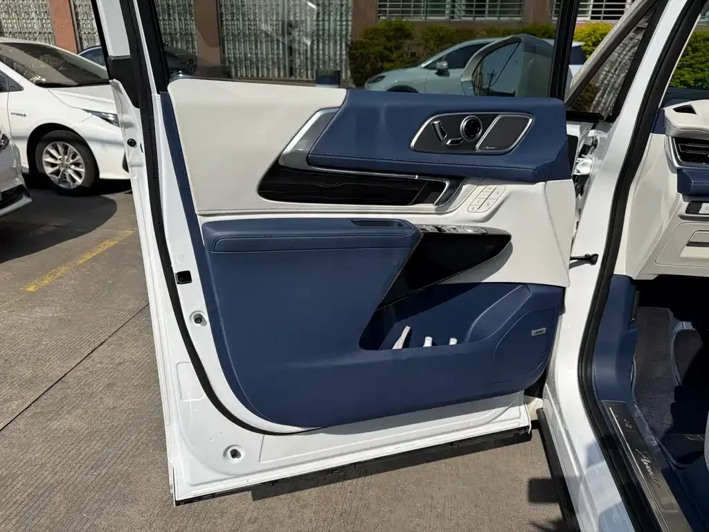 Buick Century 2023 из CN, фото 5