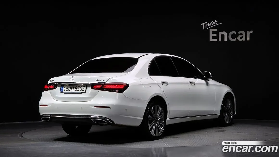 Mercedes-Benz E-Class — фото 5