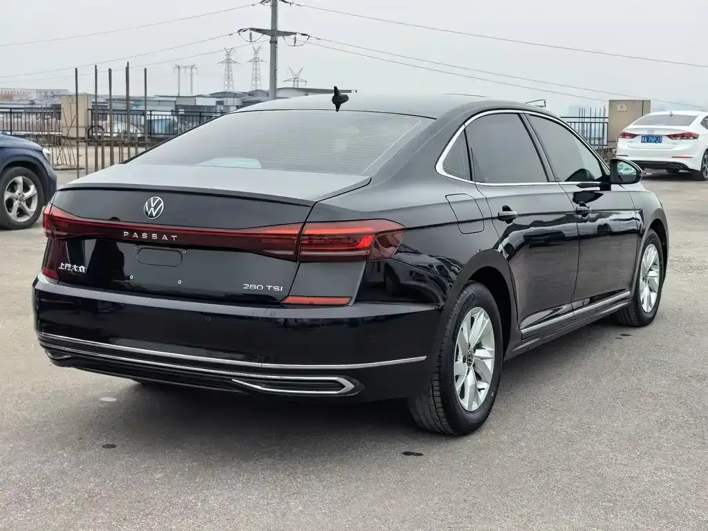Volkswagen Passat — фото 8