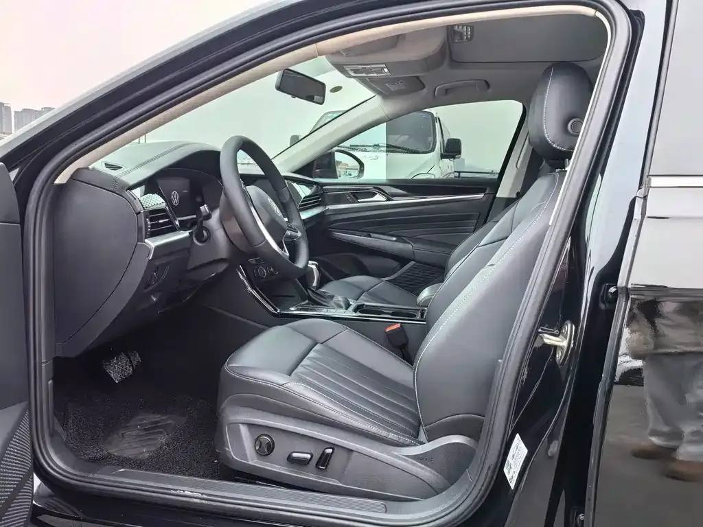 Volkswagen Passat — фото 10