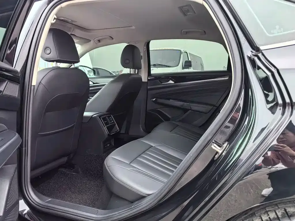 Volkswagen Passat — фото 5