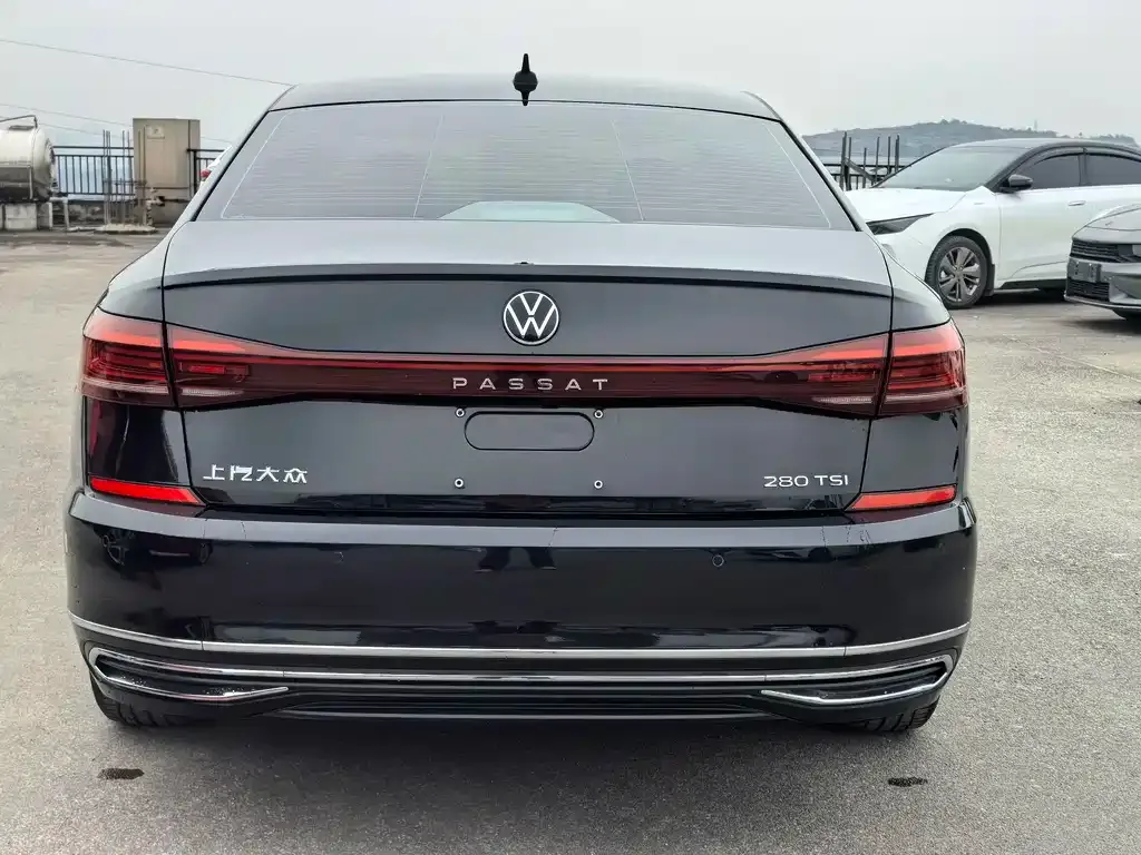 Volkswagen Passat — фото 9