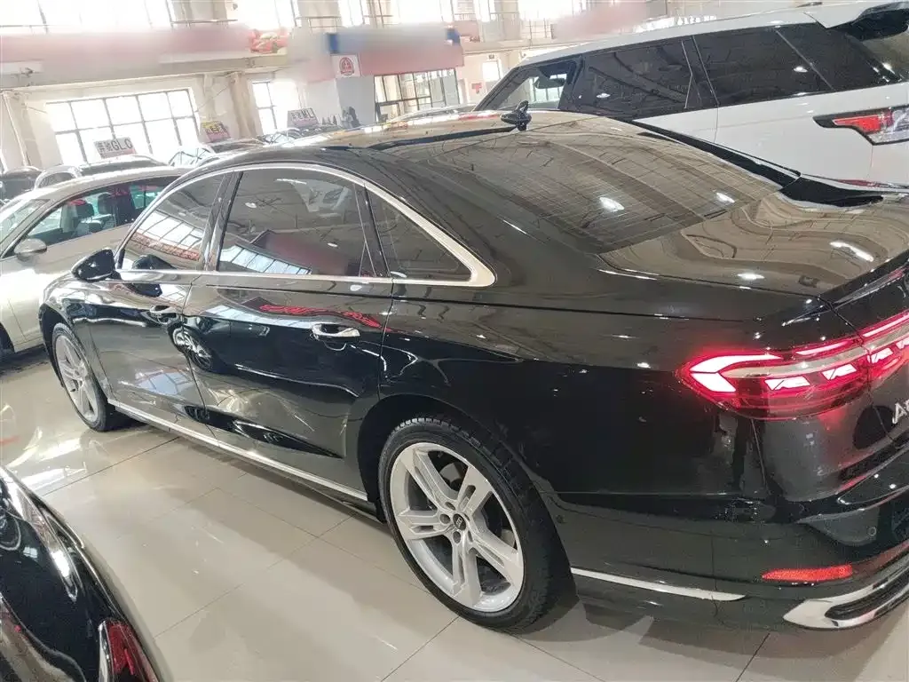 Audi A8 2023 из CN, фото 5