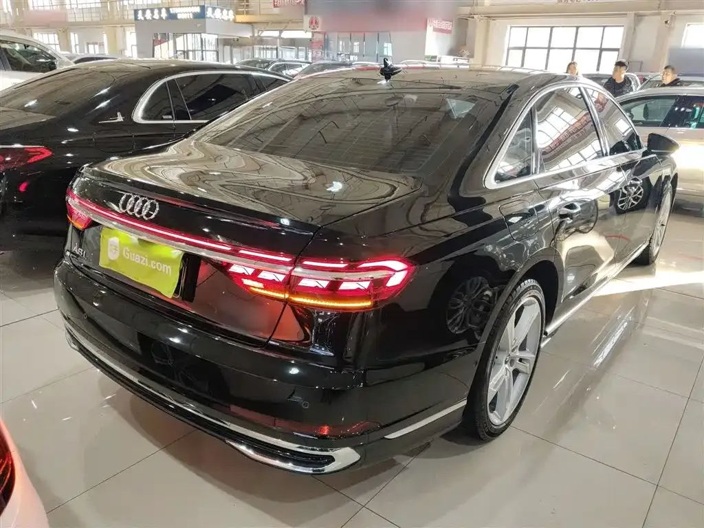 Audi A8 2023 из CN, фото 4
