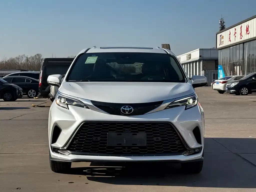 Toyota Granvia 2025 из CN, фото 4