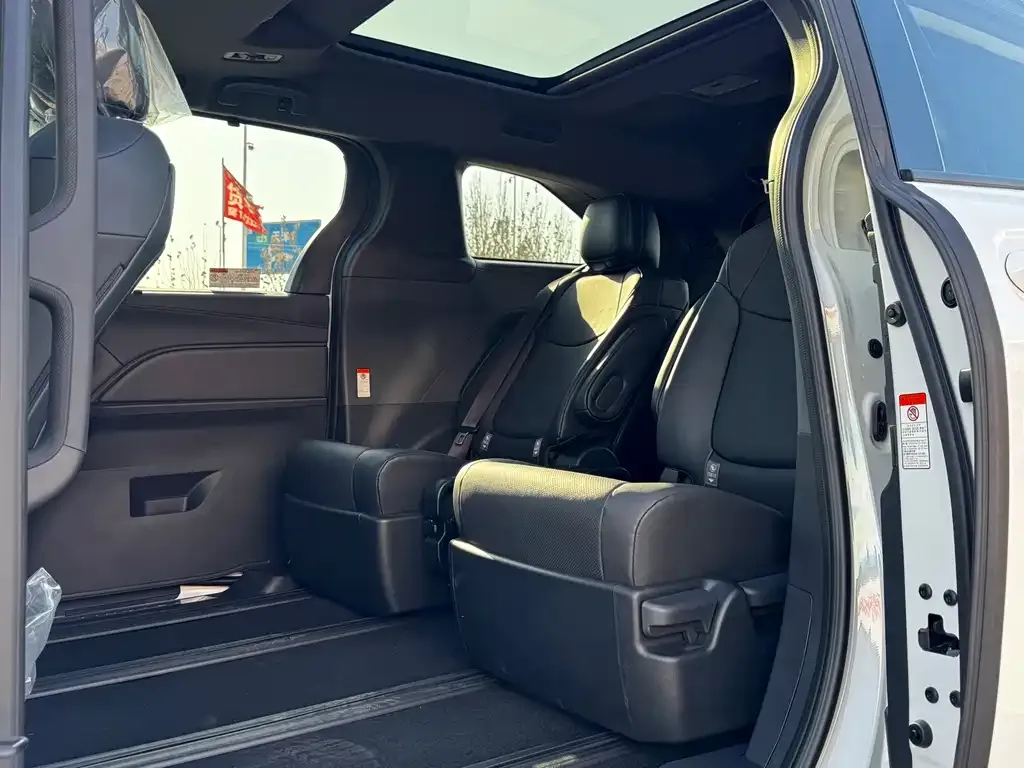 Toyota Granvia 2025 из CN, фото 8