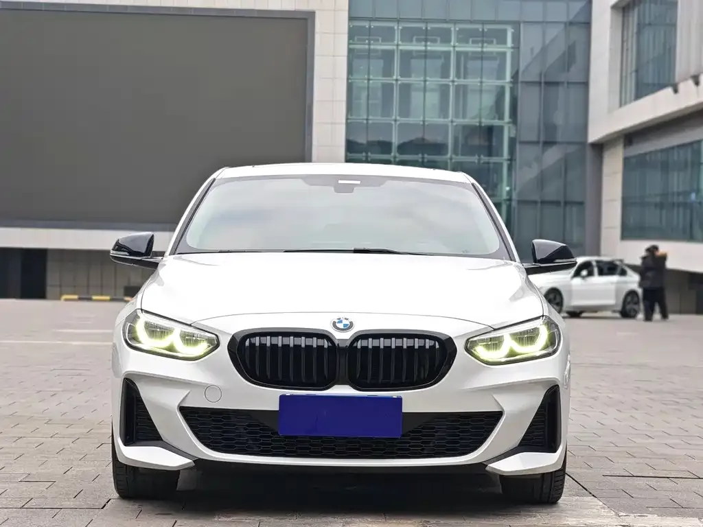 BMW 1 Series 2023 из CN, фото 4