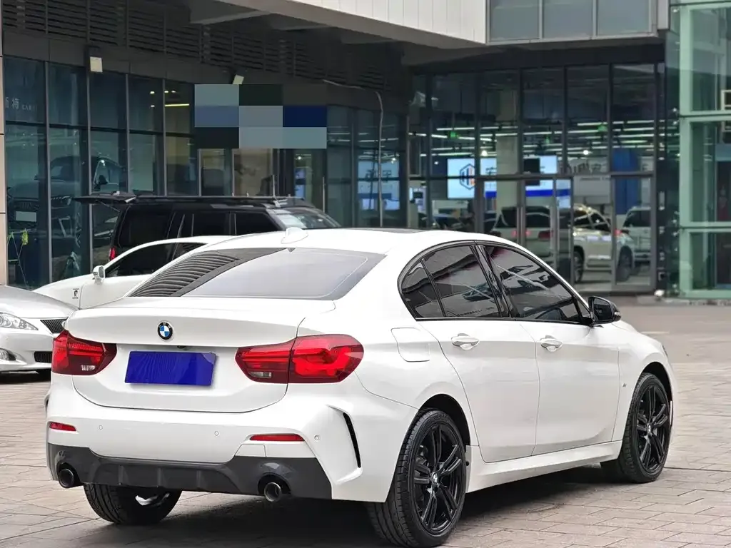 BMW 1 Series 2023 из CN, фото 3