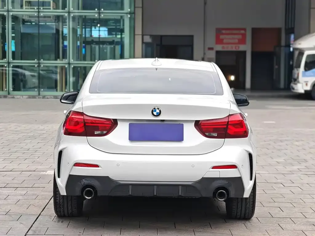 BMW 1 Series 2023 из CN, фото 8