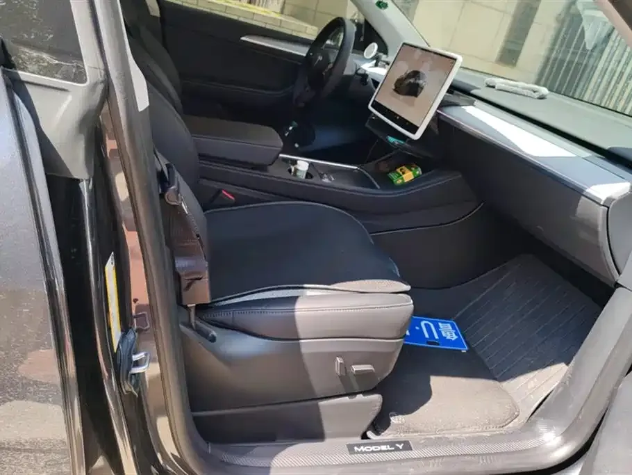 Tesla Model Y 2024 из CN, фото 8