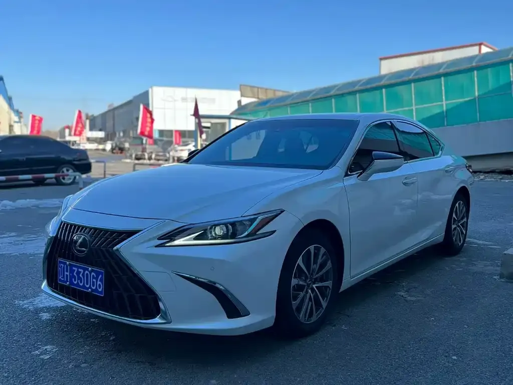Lexus ES 2023 из CN, фото 2