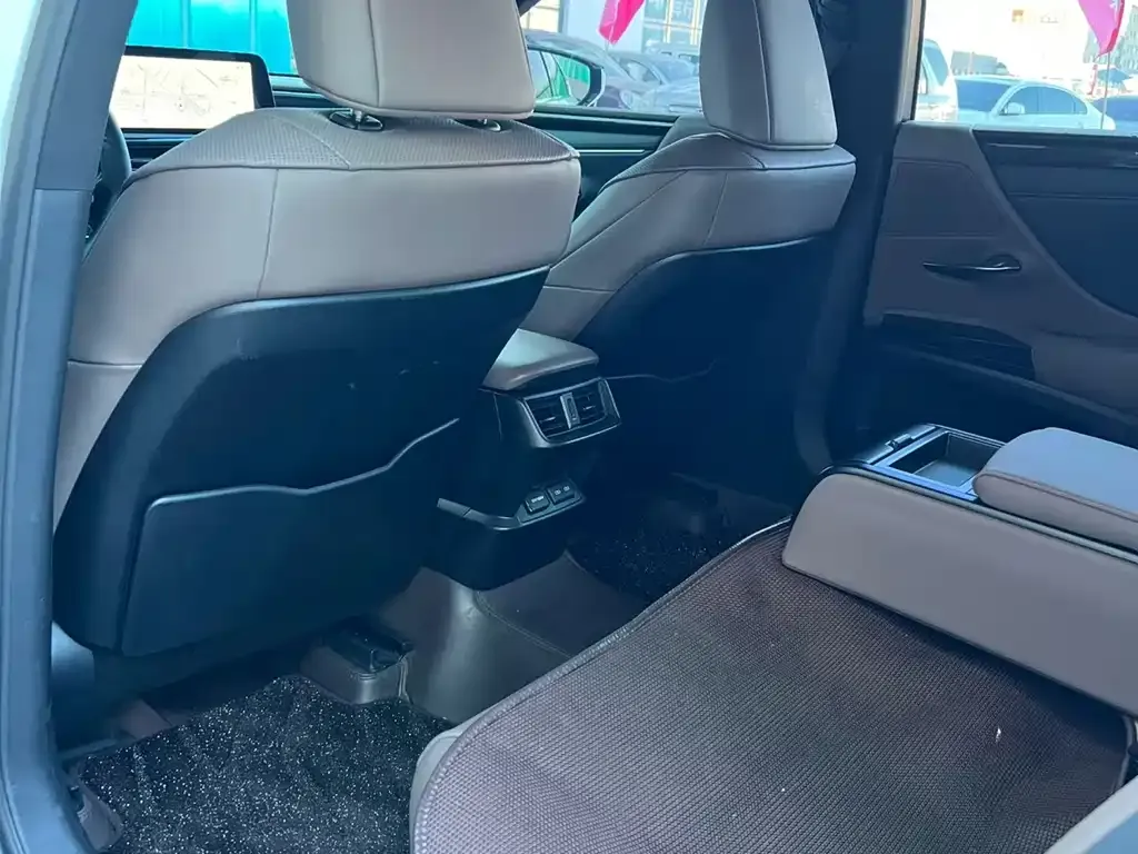 Lexus ES 2023 из CN, фото 5