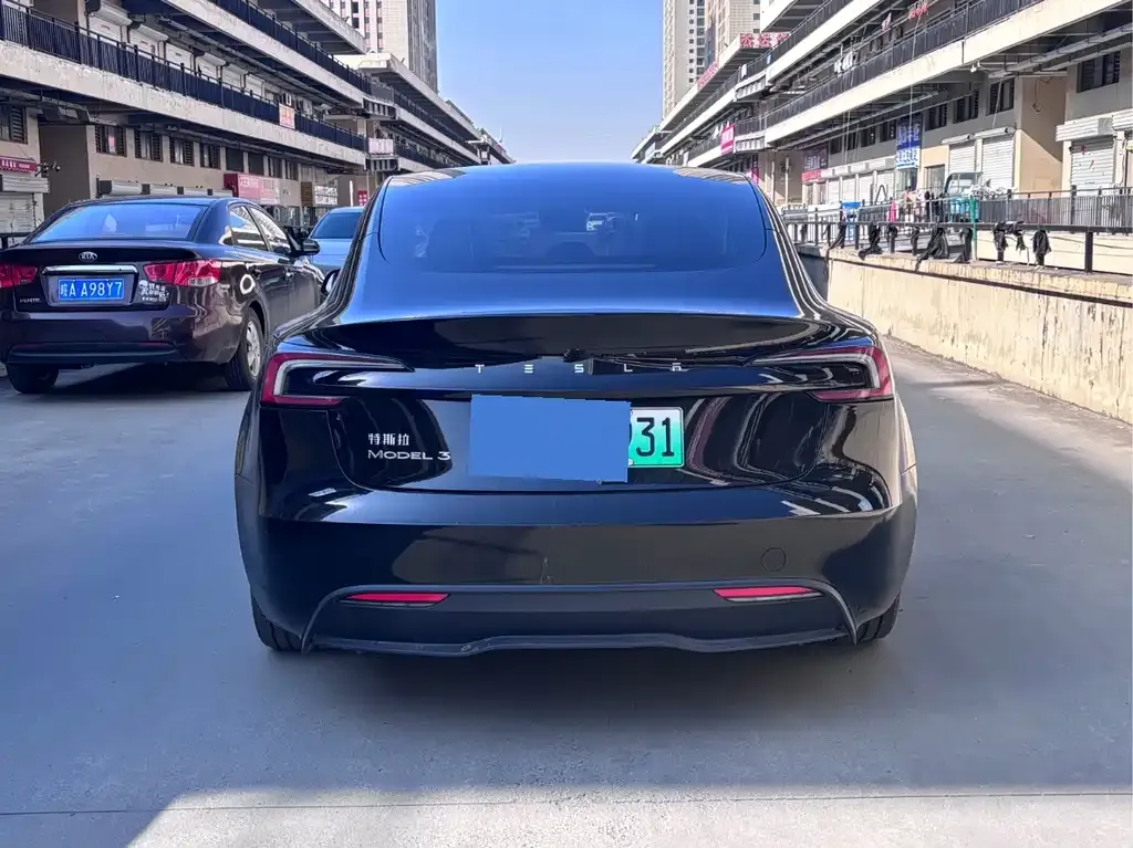 Tesla Model 3 2023 из CN, фото 2