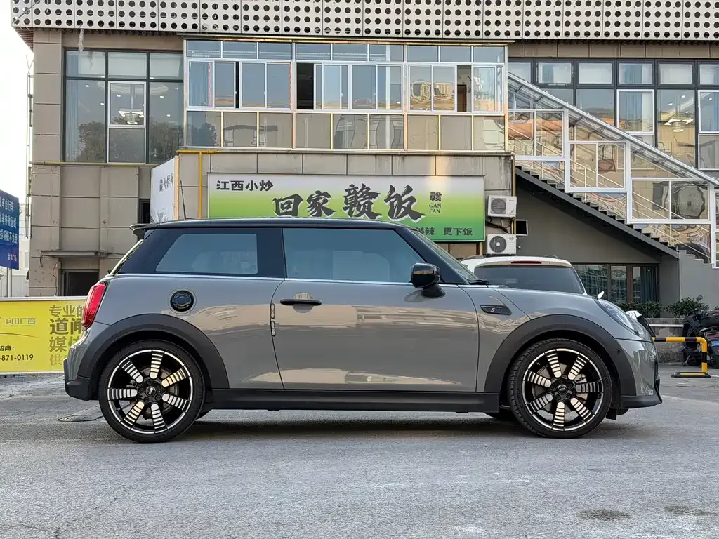 MINI Cooper (3-door) 2023 из CN, фото 5
