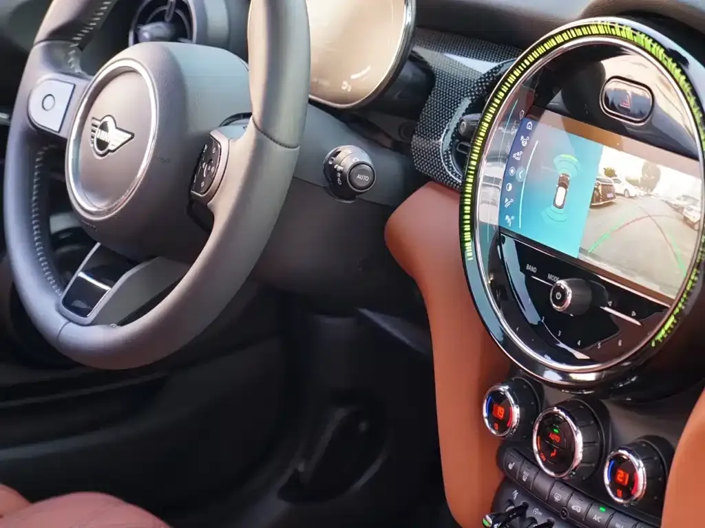 MINI Cooper (3-door) 2023 из CN, фото 10