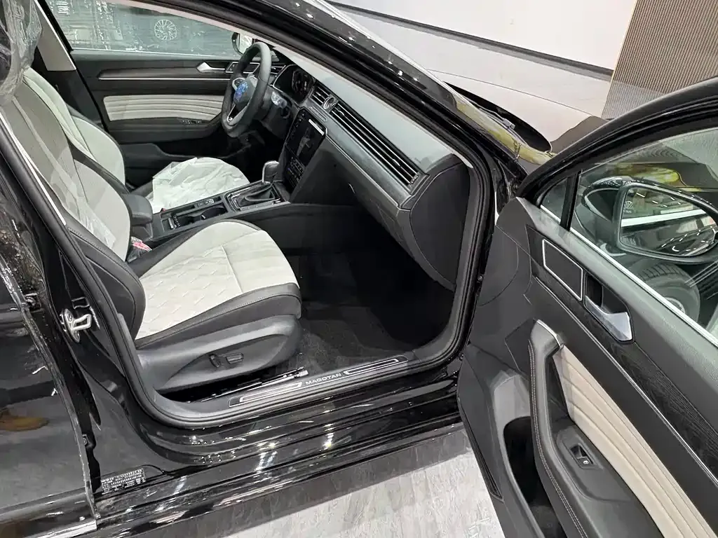 Volkswagen Magotan 2025 из CN, фото 8