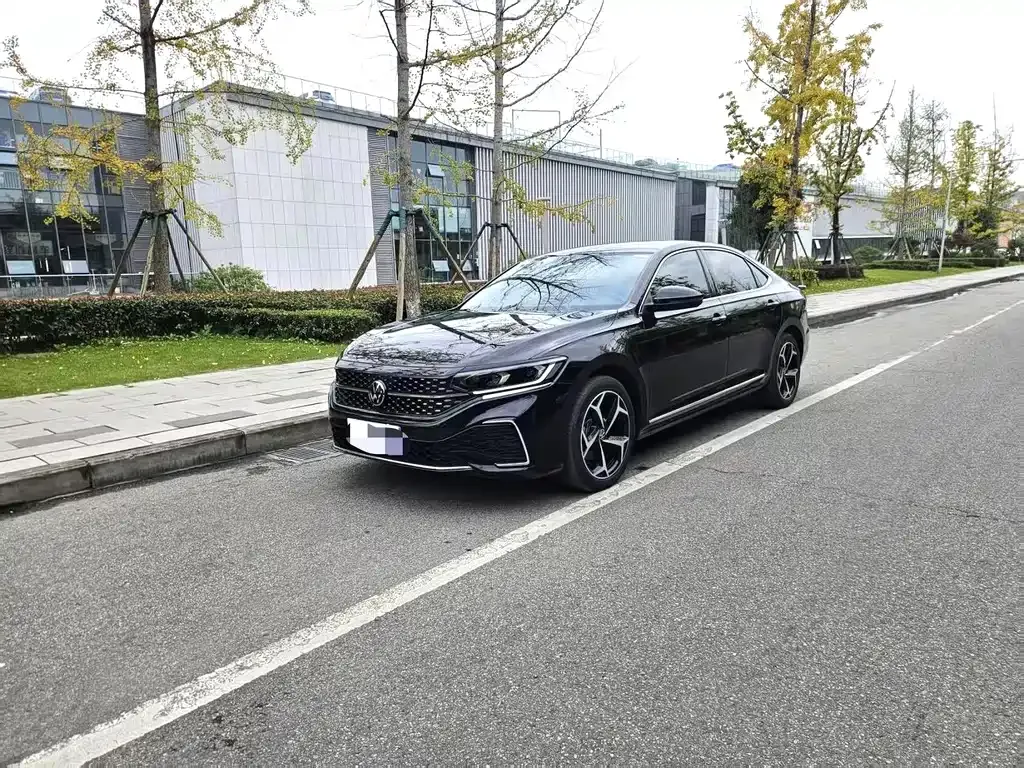 Volkswagen Passat 2023 из CN, фото 1