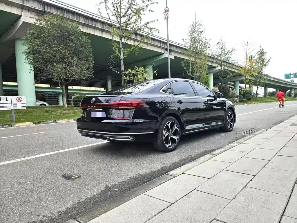 Volkswagen Passat 2023 из CN, фото 6
