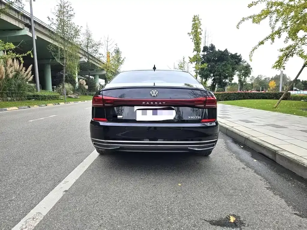 Volkswagen Passat 2023 из CN, фото 7