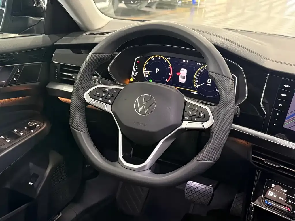 Volkswagen Passat 2024 из CN, фото 2