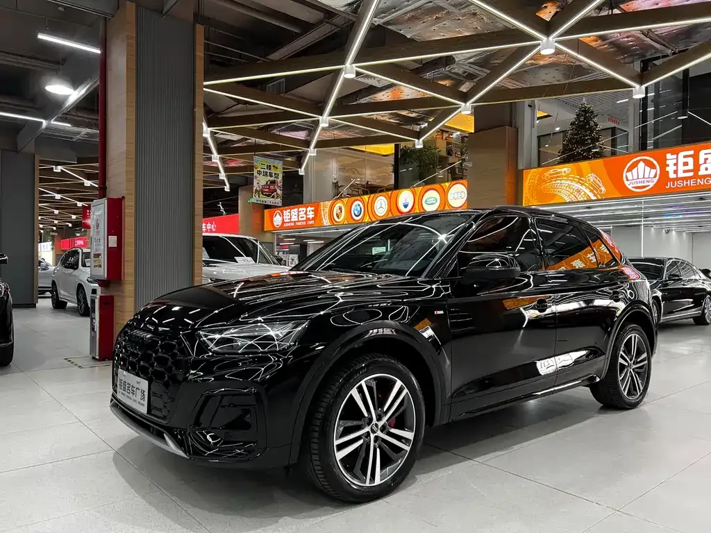 Audi Q5L 2021 из CN, фото 1