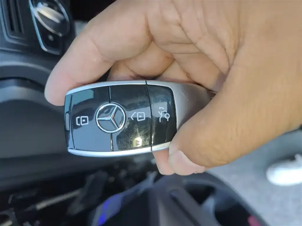 Mercedes-Benz V-Class 2024 из CN, фото 2