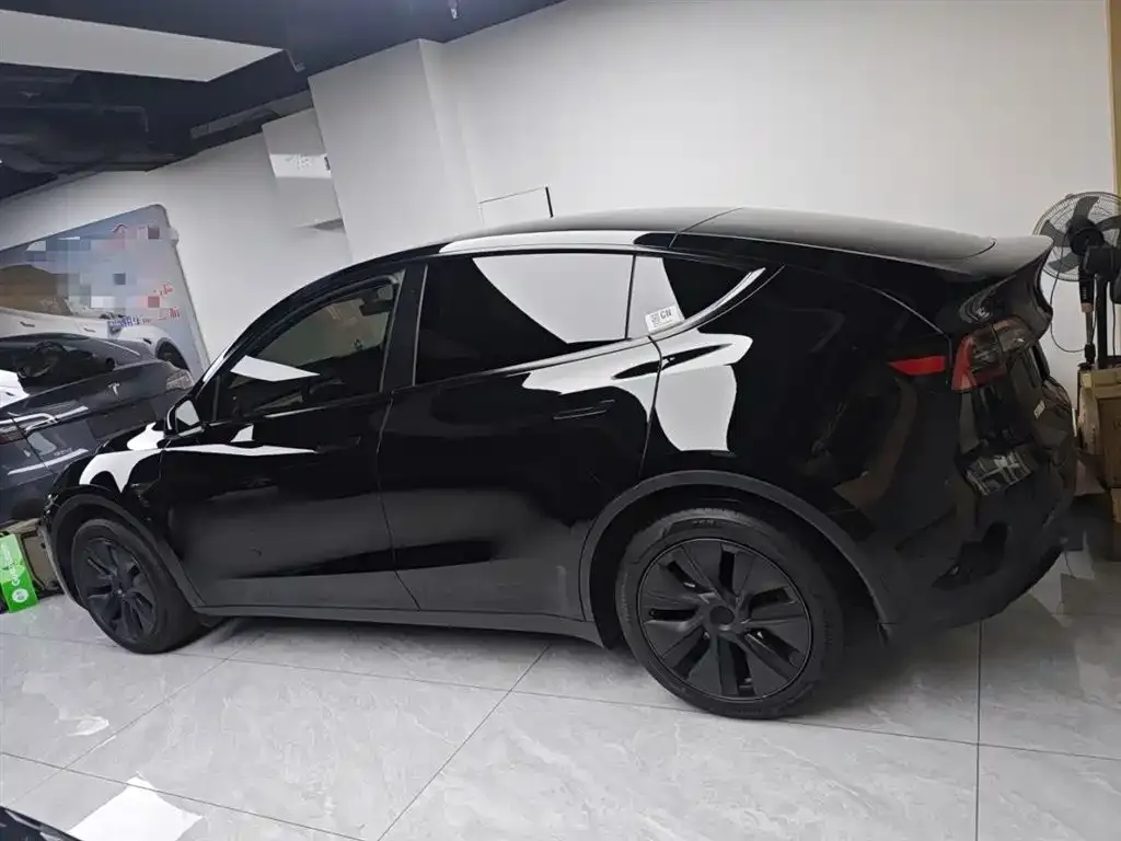 Tesla Model Y 2024 из CN, фото 2
