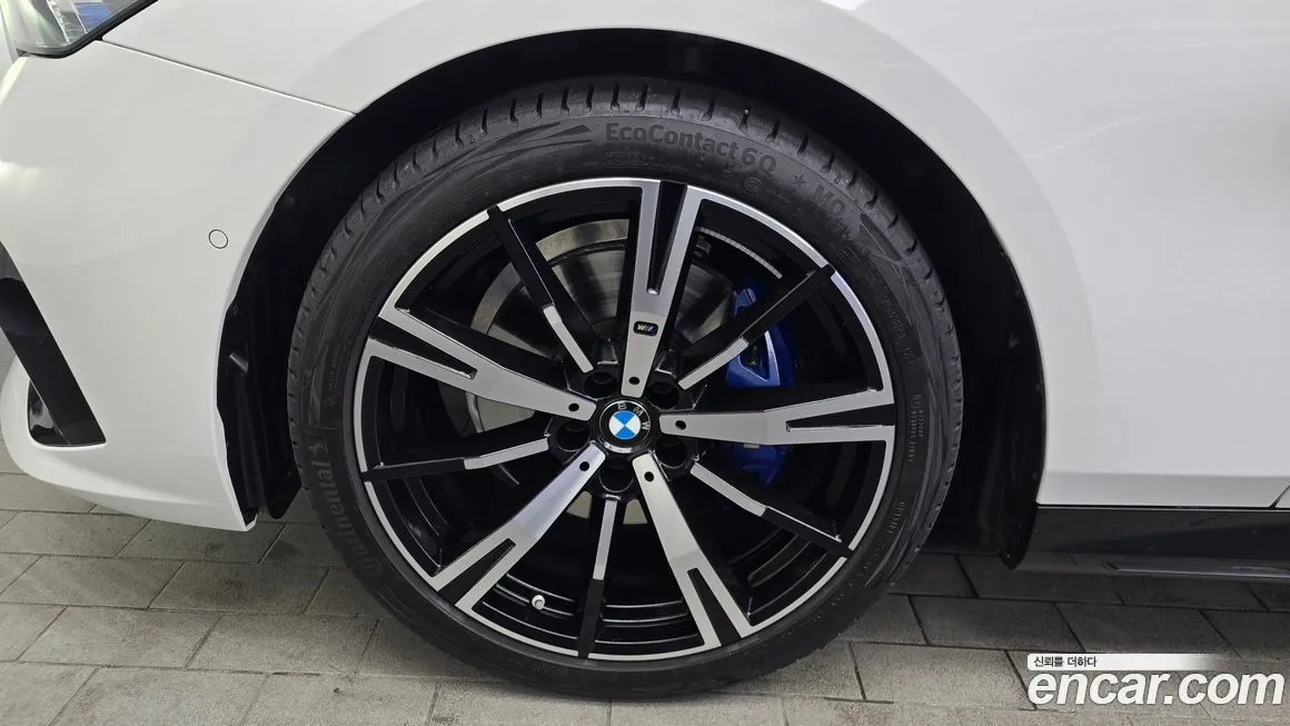 BMW 5-Series 2024 из KR, фото 5
