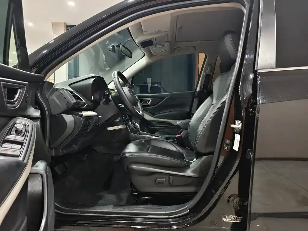 Subaru Forester 2022 из CN, фото 4