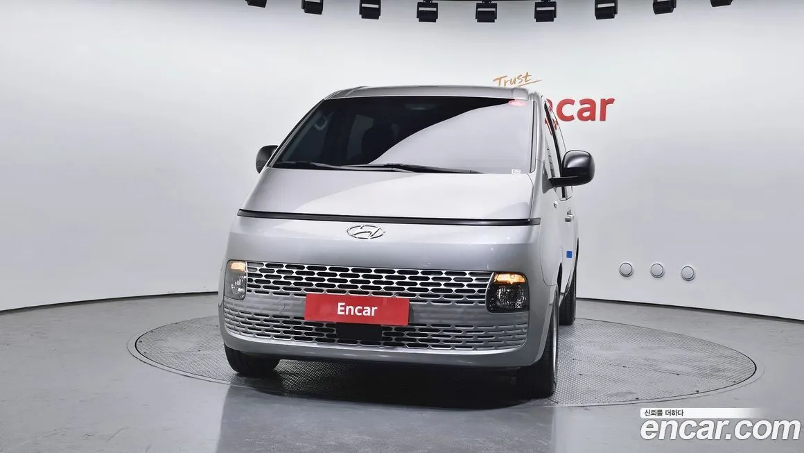 Hyundai Staria 2023 из KR, фото 2