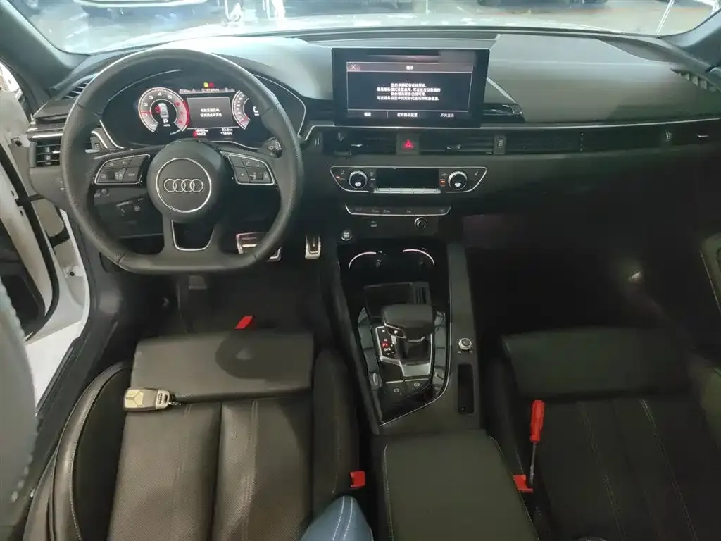 Audi A4L 2024 из CN, фото 6