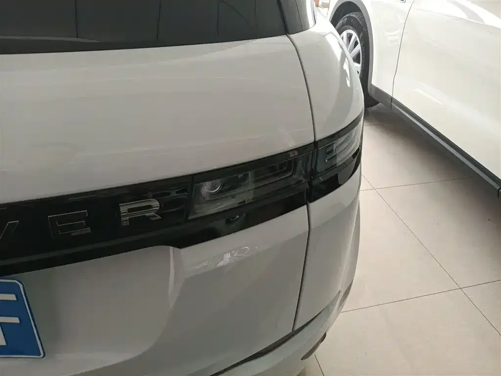 Land Rover Evoque 2023 из CN, фото 4