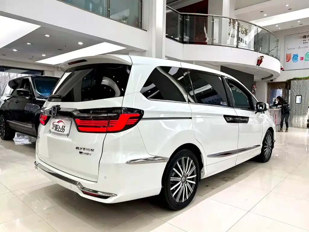 Honda Elysion 2023 из CN, фото 7