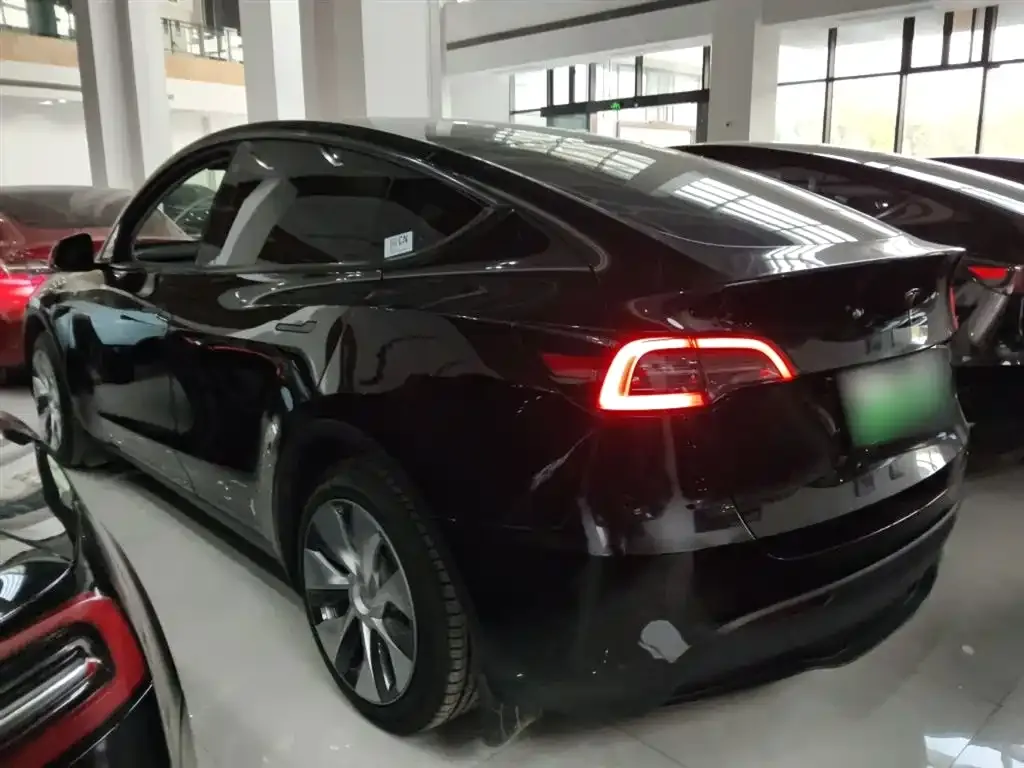Tesla Model Y 2023 из CN, фото 9