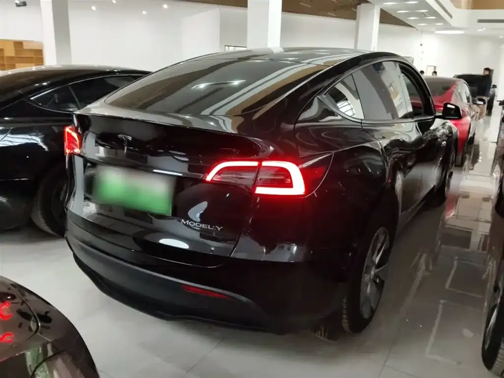 Tesla Model Y 2023 из CN, фото 7