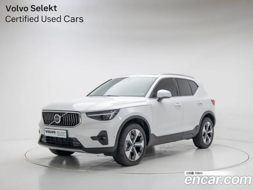 Volvo XC40 — фото 1