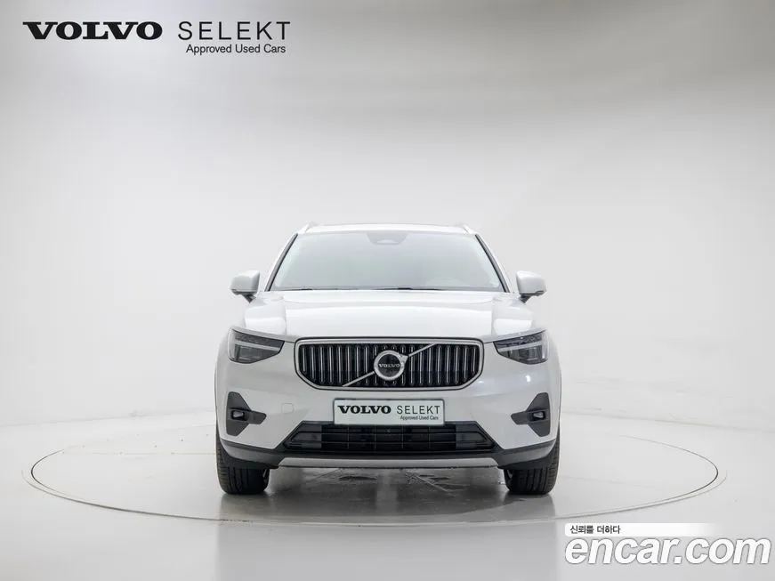 Volvo XC40 — фото 2