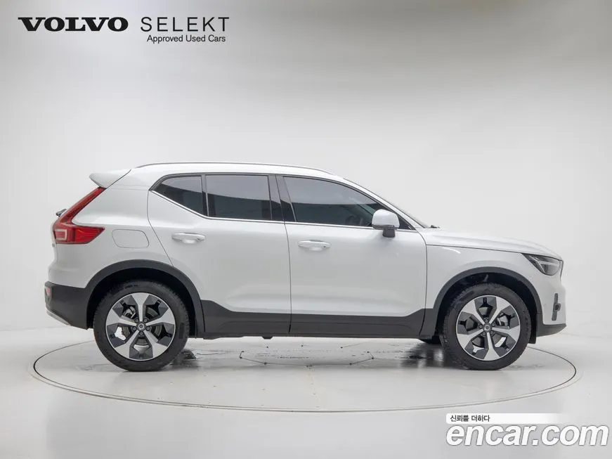 Volvo XC40 — фото 3