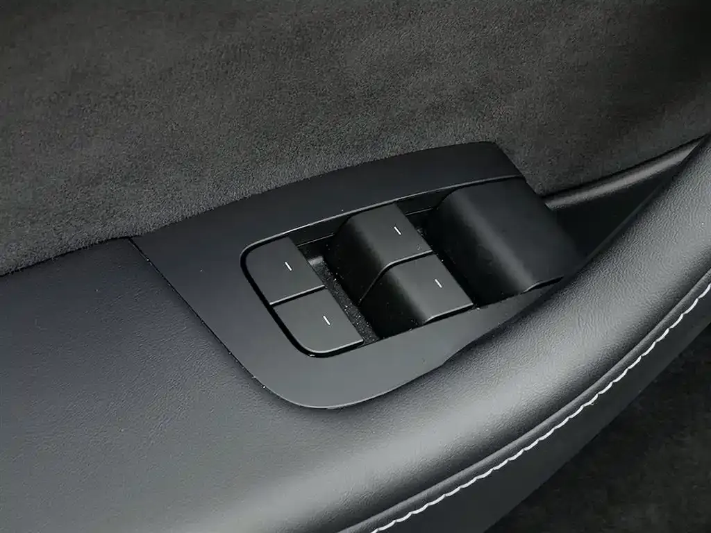 Tesla Model Y 2024 из CN, фото 9