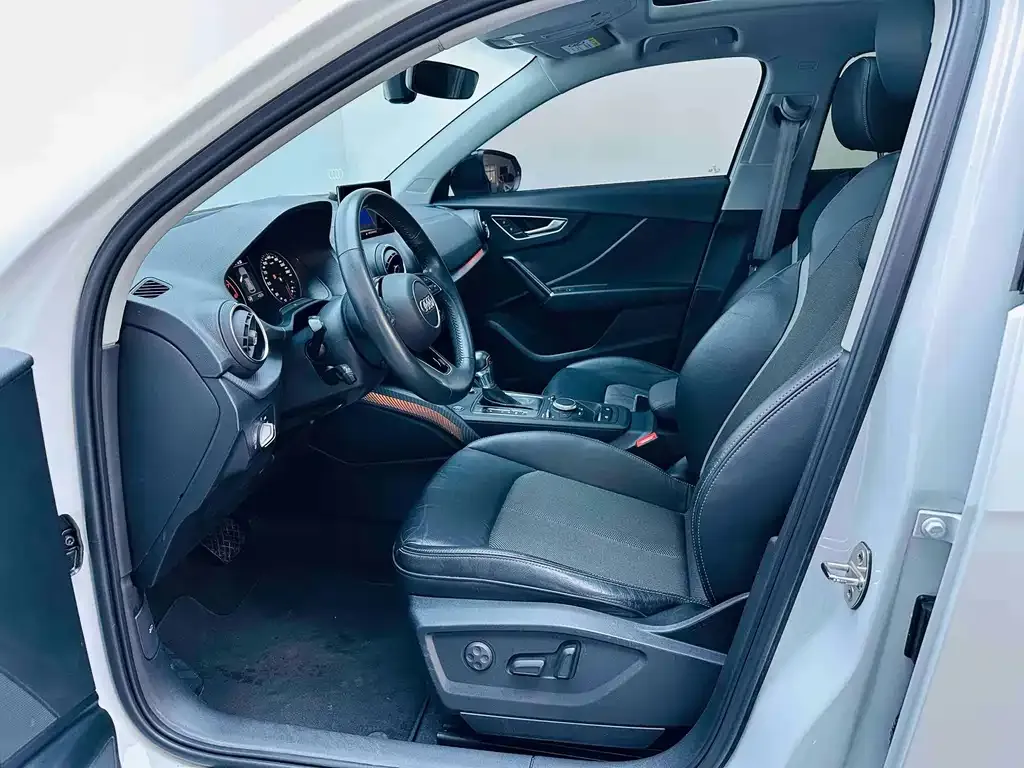 Audi Q2L 2021 из CN, фото 6